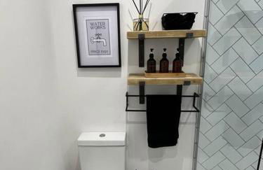 Modern 2 bedroom beach house - Photo 17