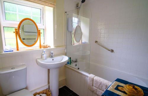 Lakeside Cottage - Photo 7