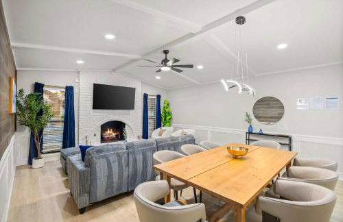 5-BD 2 5-BA Modern Retreat w Games & Hot Tub - Foto 5