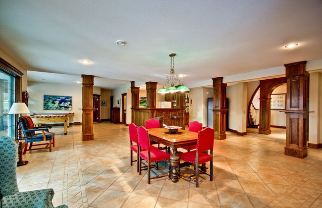 Ghost Lake Manor House - Photo 20