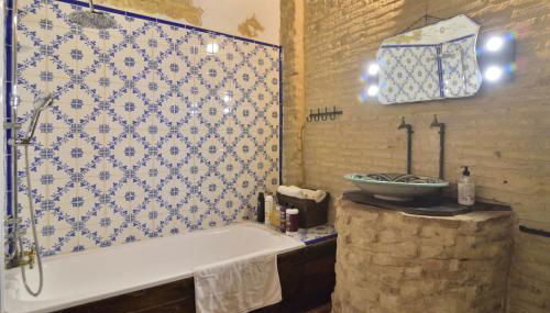 Casa Tenorio Barrio de Santa Cruz - Photo 3, Shower