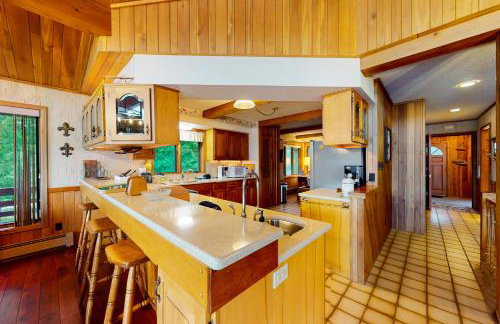 Lakefront Haven - Photo 10