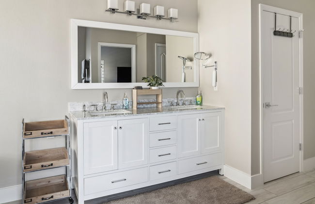 Family Paradise With Private Heated Pool 5 Bedroom Home by RedAwning - Photo 42