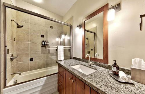 The PEAK Rubicon 11 - The Ultimate in Lakefront Luxury - Foto 12