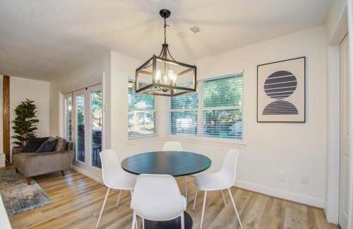 Stunning Modern Dream Home w Pool Grill Foosball - Foto 13