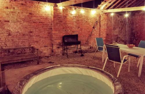 Lincoln Halo Dome,Hot Tub,6 beds, Projector - Groups OK - Foto 1