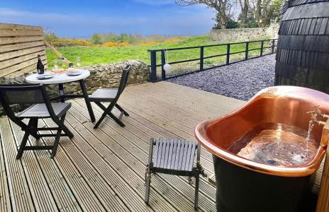 Y Caban - A Luxury Rural Retreat with Seaviews - Photo 12