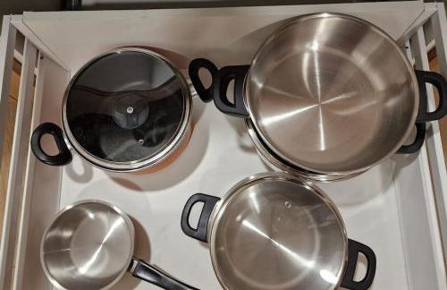 casa y piscina en un parque natural - Photo 32