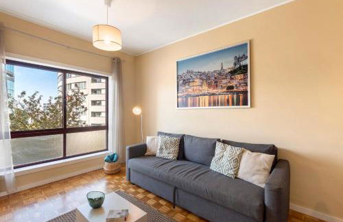 Destiny Oporto - Foto 1