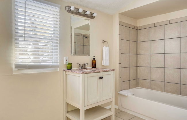 Louise by Avantstay Cute Nashville Home w/ Large Yard & Firepit! - Foto 12