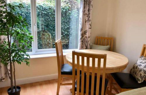 Charming just renovated 2 bed cottage in the centre of village - Foto 13