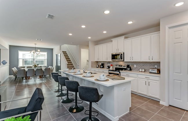 9 BD 6.5 BH With Game Room and Pool - Foto 34