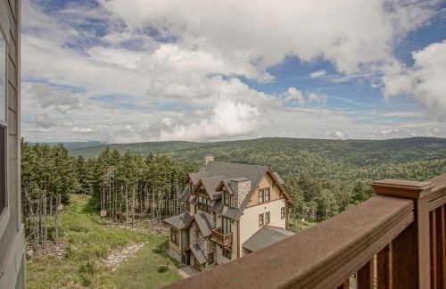 3 bedroom, 2 Full Baths, Slope Side Outdoor Hot Tubs on Site Ski Lift overlook - Foto 36