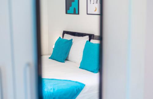 Elegant 3 Bedroom Detached House By Your Lettings Short Lets & Serviced Accommodation Peterborough With Free WiFi & Parking - Foto 15