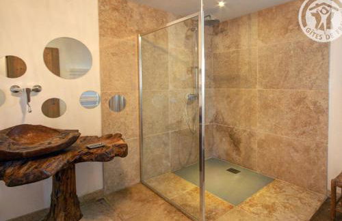 Gîte cocon avec spa et sauna à Saint-Germain-Lespinasse - FR-1-496-6 - Foto 23