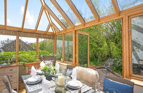 Toffee Apple - Photo 9