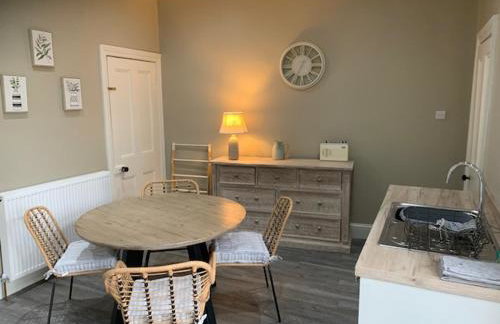 The Blue Cottage with luxurious Super King bed - Photo 17