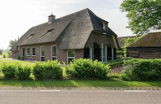Farmhouse in Rheeze Near Forest and Meadows - Photo 35