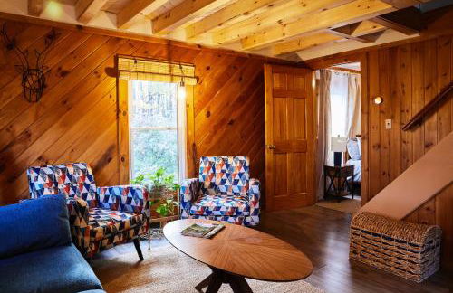 Cozy Cottage with Jacuzzi, Sauna, Fire Pit and Reading Nook! - Foto 10
