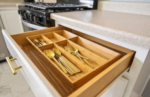 Modern Comfort Loves Park - Stylish 3BR Getaway - Foto 22