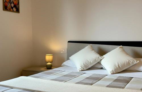 Residence Casa Palmira - Modern Apartments near Neɡrar Hospital - Valpolicella - Foto 7