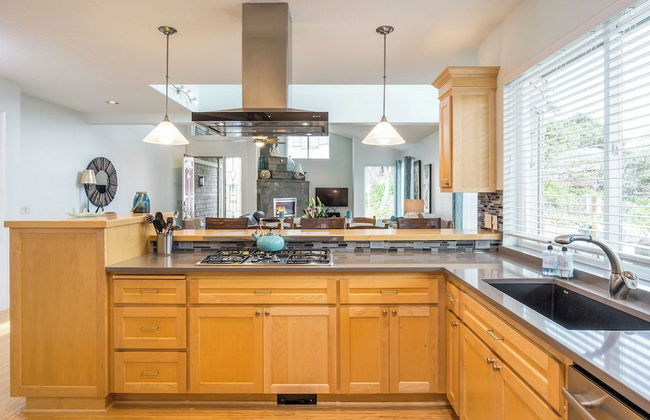 Villa Manzanita by Avantstay Hot Tub, 1 Block to Beach/town, Chef's Kitchen - Foto 5