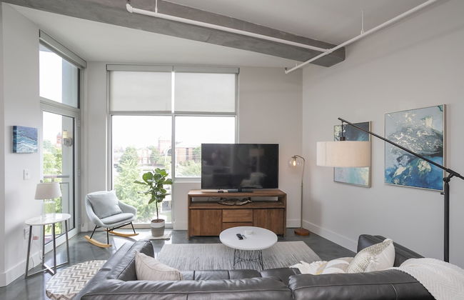 Sleek Furnished Modern Downtown Condo - Foto 1