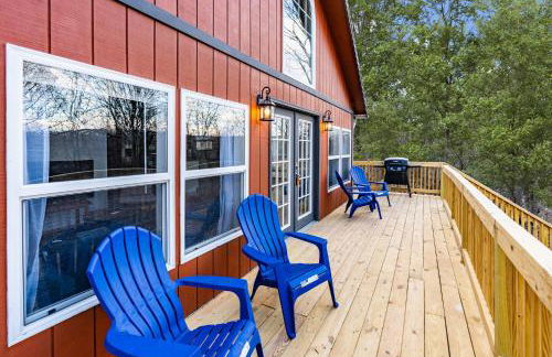 Loft Cabin w, Hot Tub, Fire Pit, Huge Deck & WiFi! - Foto 17