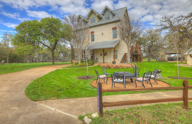 The Elizabeth Haus - Photo 1