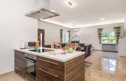 Cozy Home In Viskovo With Wifi - Photo 37