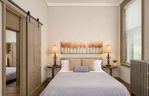 Large Luxury Downtown Loft - Walk to Everything Free Parking - Foto 9