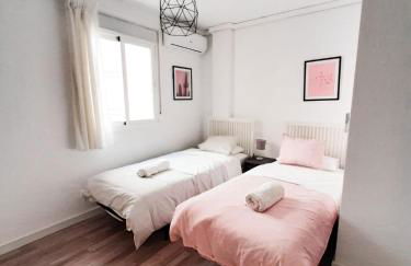 ✾ DV Properties Central Apartment #P4H2 ✾ - Photo 3