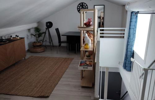 Un nid sur les toits avec terrasse - Photo 4