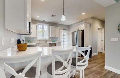 Seaglass Cottage - Photo 11