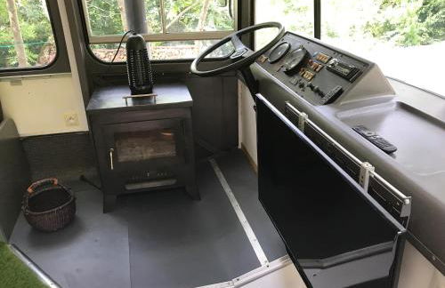 Bus atypique au bord du canal du midi et au cœur d'une forêt 2 chambres - Foto 17