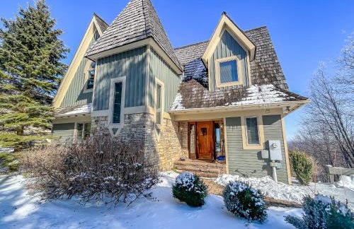 Luxury Stunning Mountaintop Home with Hot Tub and Lake Views - Foto 47