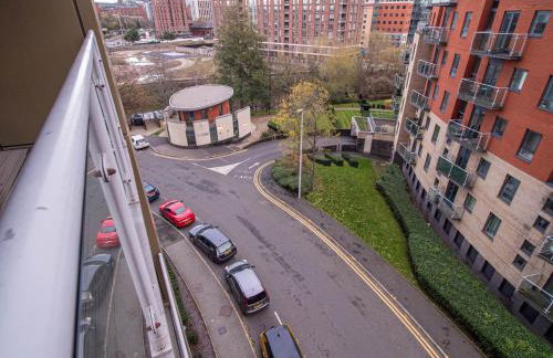 Balcony Waterside 2-Bed Apartment Central Leeds - Foto 8