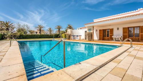 LA CALMA Espectacular villa con jardín y piscina en Menorca - Foto 3
