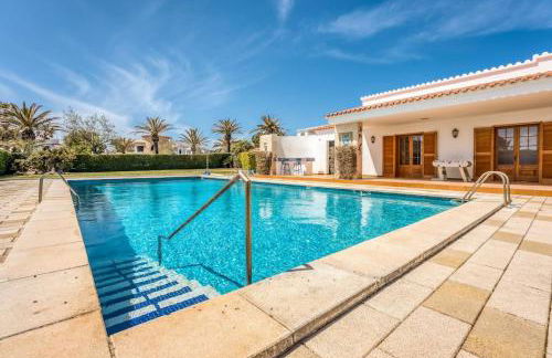 LA CALMA Espectacular villa con jardín y piscina en Menorca - Foto 3
