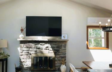 Romantic Mountainside Cozy Cabin Poconos - Foto 9