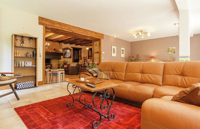 Spacious Farmhouse With Private Heated Pool in a Rustic Garden - Foto 34