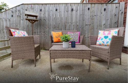 Stunning Bishop Auckland House with 5-bedrooms & 8 Beds Sleeps 12 with Free Parking by PureStay - Foto 11