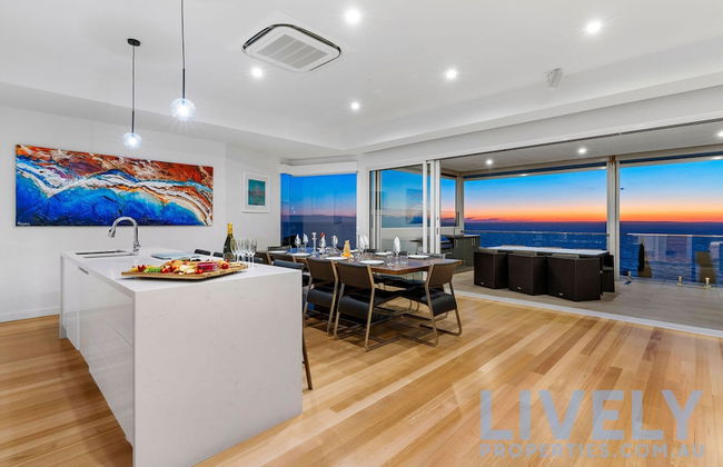 Hillside Luxe With Spa Bay Views - Foto 1