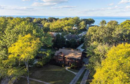 Steps to Edgewater - Sleeps 14 - Fun Game Room Retreat - Foto 80