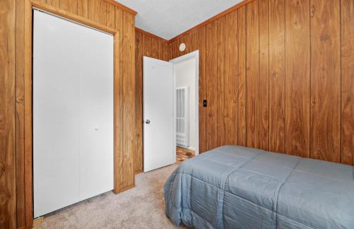 Bluebird Cabin, Indoor Fireplace, Next to Lake! - Foto 2