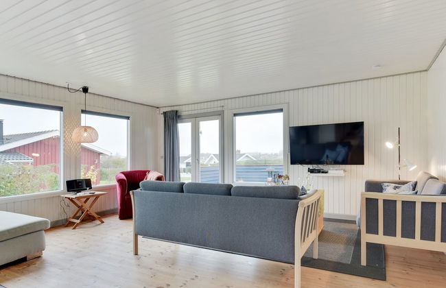 "Roar" - 500m from the sea - Photo 30