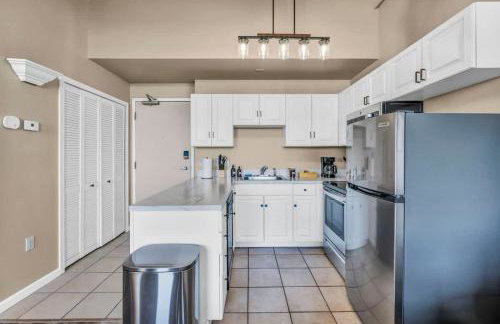 Colorful 2Bed Apt Heart of Downtown Lake Views - Foto 15