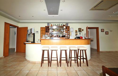 Palirria Hotel & Studios - Photo 7