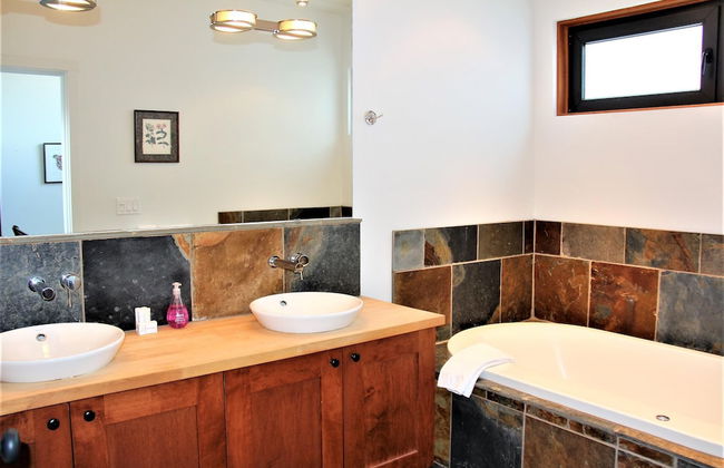 Pacific Rim Retreat - Photo 16