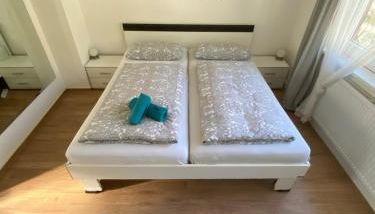 "GREENSUN-HOMES" Messe, Flughafen und Zentrums nah, Ruhig, Modern, schnelles WLAN, Balkon und Küche, freies Parken, 4 Schlafplätze möglich - Foto 5